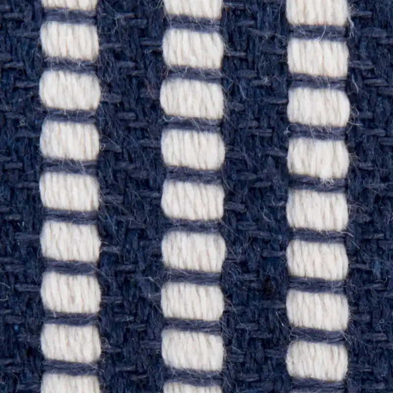 Runder Sitzpouf im traditionellen minimalistischen Stil, 16