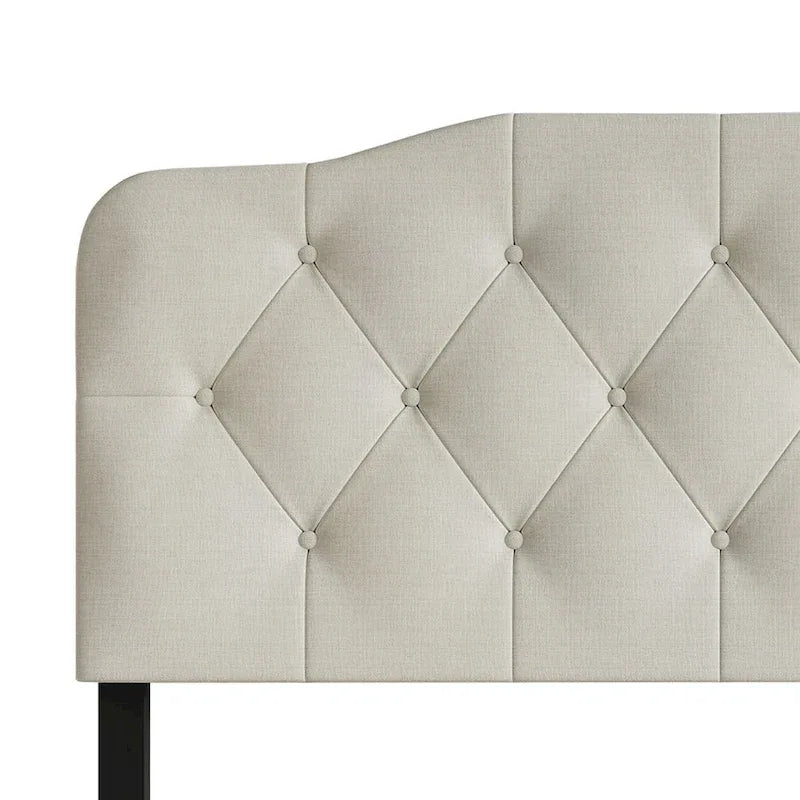 Elegantes gepolstertes Kopfteil mit Knopfheftung