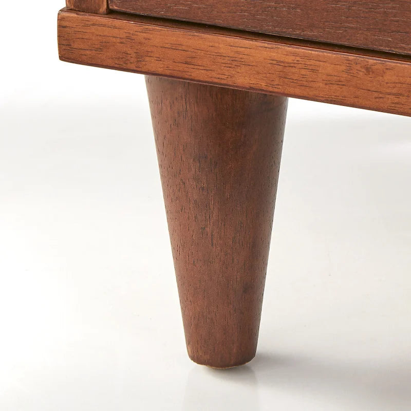 Nachttisch im minimalistischen mittelalterlichen Stil mit 3 Schubladen