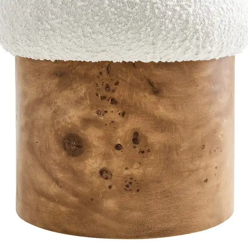 Gepolsterter Hocker im minimalistischen Naturholzstil