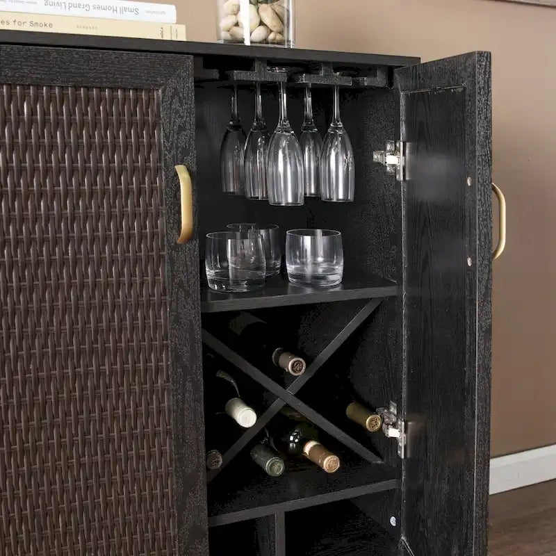 Mueble bar moderno rústico negro y dorado con ratán sintético